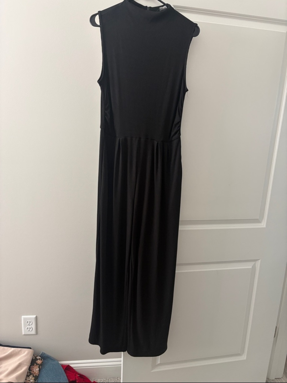Sleeveless Black Midi Dress - Classic Elegant Silhouette